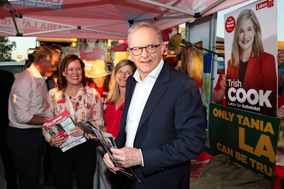 The PM campaigns in Perth on Wednesday night.