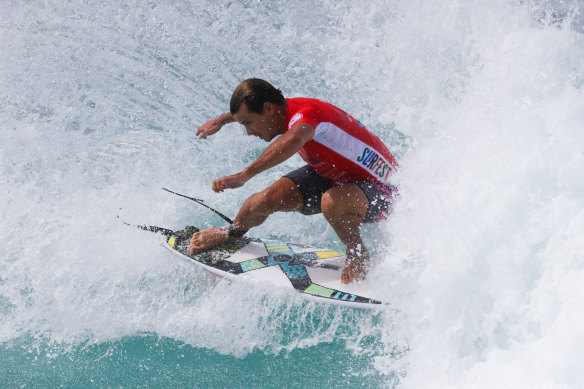 Julian Wilson is through to the round of 16 in Hawaii.
