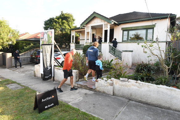 This Coogee fixer-upper soared at auction.