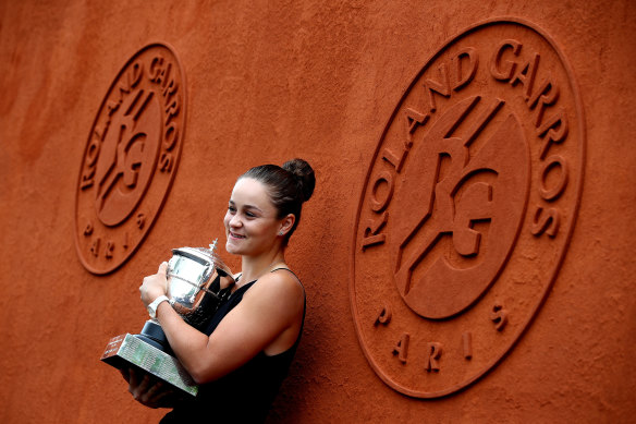 Reigning French Open champion Ashleigh Barty won't be making any 'rash decisions' on international travel.