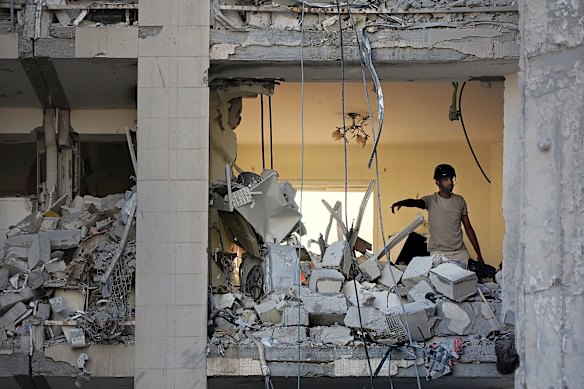 Photographer Kate Geraghty has been capturing the destruction wreaked by war on the ground in Beersheba, Israel.