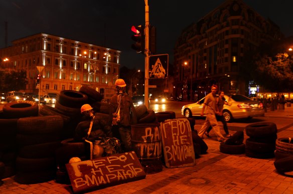 A tyre barricade near the Maidan in 2014.