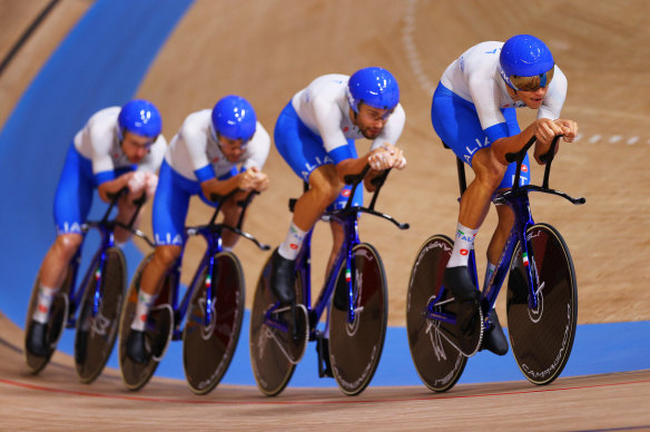 The Italian quartet broke their own  world record on the way to the gold medal.