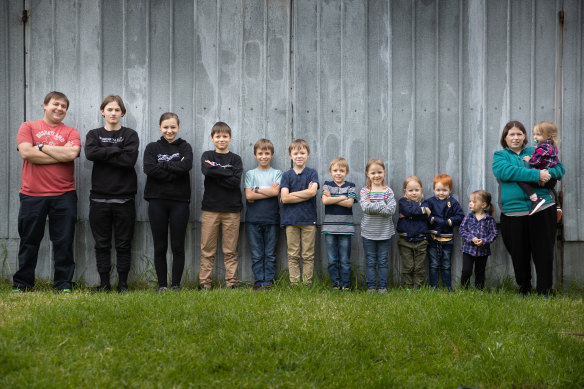 All present: Erik and Malinda (and their 11 kids: Andrew (16) Kaitlyn (14) Stephen (12) Cooper (10) Lachlan (9) Tyler (8) Bella (6) Harry (5) Joel (4) Zoe (3) Malinda holding Nora, 2.