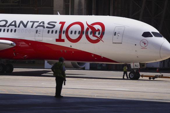 Qantas’ Dreamliner flies between London and Sydney via Darwin since the COVID-19 pandemic.
