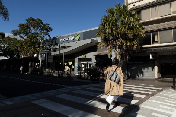 Woolworths’ plan to build apartments on the site of its Neutral Bay supermarket has attracted opposition from North Sydney Council.