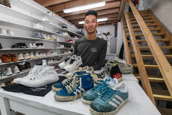 Sneaker laundry clearance