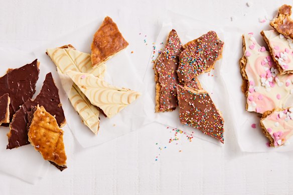 You can mix and match toppings on the Salada crack.