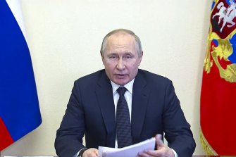 Rusya Devlet Başkanı Vladimir Putin, “hainleri” uyarıyor. 