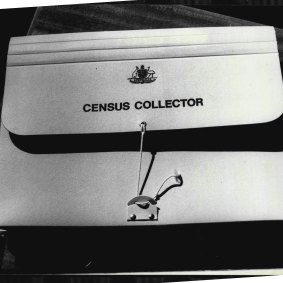 A 1981 census collection folder.
