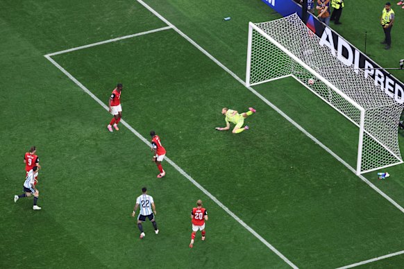 Messi’s low, powerful shot finds the back of the net.