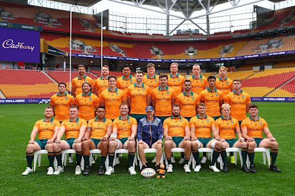 The Wallabies pose for a team photo at Suncorp Stadium.