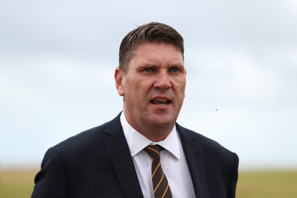 Hawthorn chief executive Justin Reeves has resigned.
