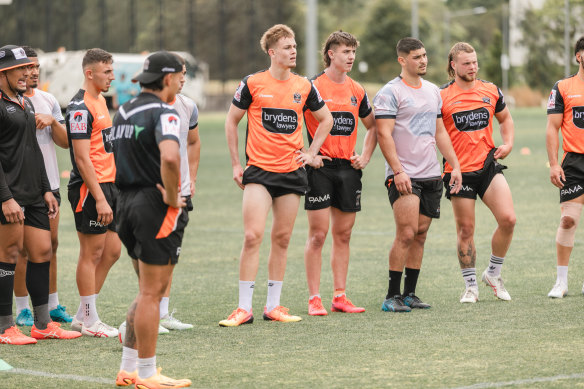 The 18-year-old Lachie Galvin stands at 193cm and weighs 91kg.