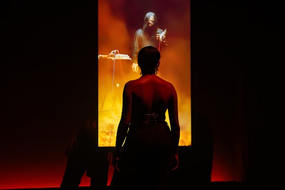 Elias Nohra is behind the audio-visual design. 