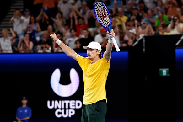 De Minaur beats Poland’s Hubert Hurkacz on Friday night.