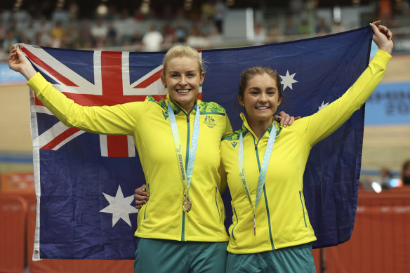 Australia’s Jess Gallagher and pilot Caitlin Ward celebrate their triumph.