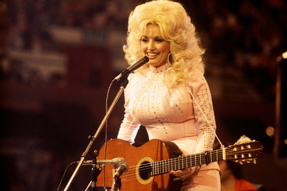 Dolly Parton on stage in 1976.