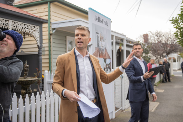 Jerome Feery auctioning the house at 31 Smith Street, Kensington on Saturday.
