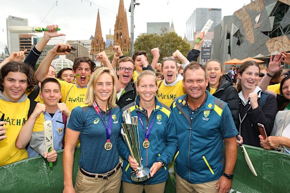 Matthew Mott, here with Ellyse Perry and Meg Lanning, has overseen great success after a slow start.