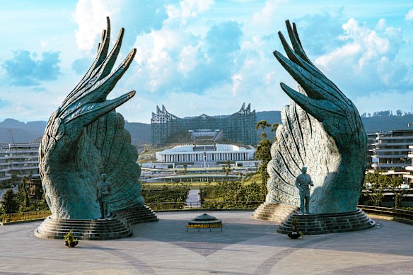 Nusantara’s imposing Plaza Kusuma Bangsa monument surrounded by newly constructed government buildings.