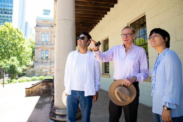 Arifa Hakimi with her brother Bis Hakimi is shown around Sydney by former foreign minister and NSW premier Bob Carr, whose advocacy was instrumental in rescuing Arifa from Afghanistan.