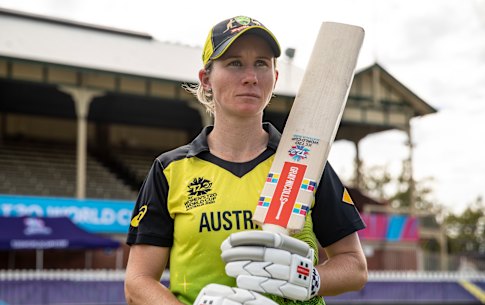 MELBOURNE, AUSTRALIA - MARCH 03: Beth Mooney of Australia poses during an Australian Women’s T20 World Cup training session at Junction Oval on March 3, 2020 in Melbourne, Australia. Photo by Nick Price/Cricket Australia