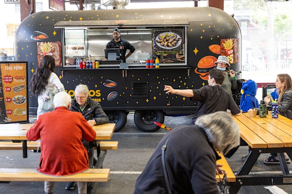 Sosmos soothes the nostalgic hankerings of local Turks.