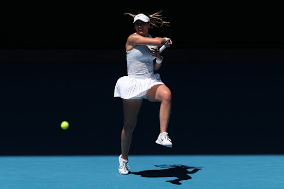 Badosa plays a forehand.