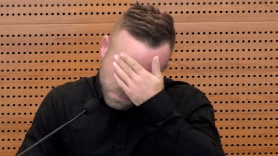 'I tried to reach out for help': CBA gave a problem gambler more debt