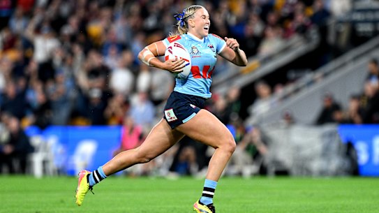 Jaime Chapman runs 80-metres to score on Thursday night.