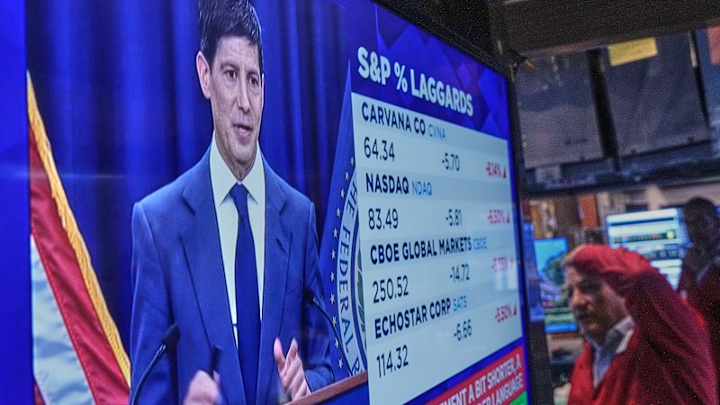 Aussie dollar under pressure after Fed pivots on rates