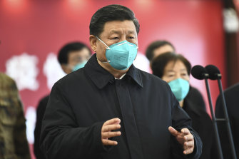 Președintele chinez Xi Jinping la Wuhan în martie 2020.