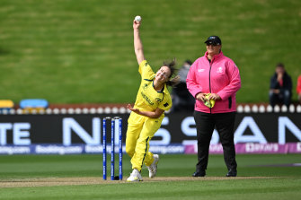Ellyse Perry bowling during the World Cup round-robin game against the West Indies in Wellington.