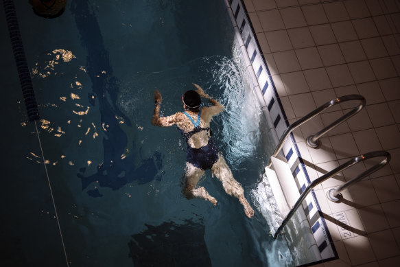 For speedy swimmers, the pools in Paris can be frustrating, requiring dodging people in the water less interested in sport.