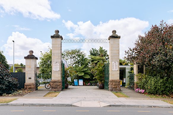 Coorparoo Shire Memorial Gates were built to commemorate the men killed in action in World War One.