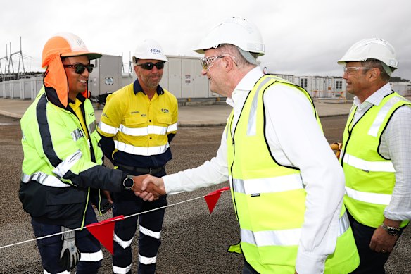 After meeting power station workers, the PM said the opposition leader couldn’t back up his nuclear power plan.