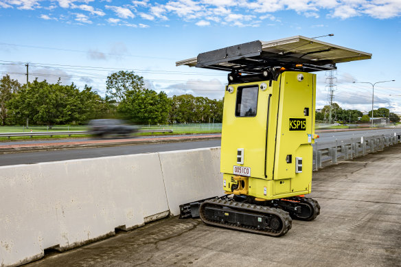 This new yellow mobile camera will be shifted between Queensland roadworks sites to photograph speeding drivers from September 2022.