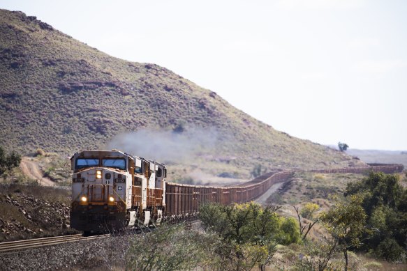 Rio Tinto will start decarbonising its Pilbara trains by combining diesel and battery-powered locomotives.