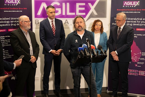 Professor Mike Steer (centre) with Prime Minister Anthony Albanese, SA Premier Peter Malinauskas and MP Amanda Rishworth.