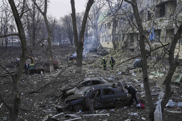 Ukrainian emergency employees at the maternity hospital in Mariupol.