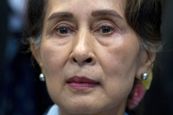 Myanmar'ın devrik lideri Aung San Suu Kyi, Aralık 2019'da resmedildi.