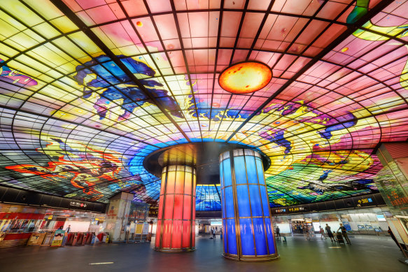 Find the striking “Dome of Light” installation by Narcissus Quagliata at Formosa Boulevard.