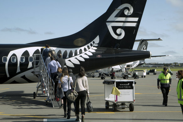 People travelling from New Zealand’s South Island will be able to enter Australia without having to quarantine from midnight on Tuesday.