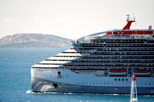 The marital lady resumes cruise book.
