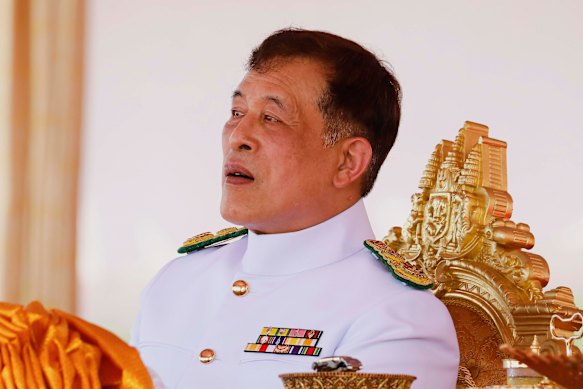O rei Maha Vajiralongkorn disse que não comparo alguns novos títulos religiosos na oportunidade do aniversário de 28 de julho.