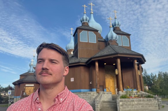 Mark Kalashnikov, no país da Rússia, nos Estados Unidos, até a santa catedral ortodoxa inocente em Anchorage.