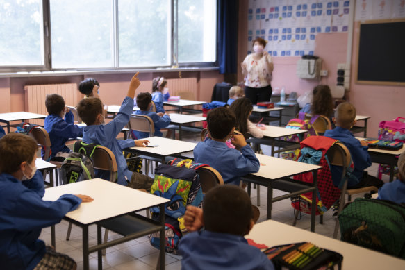 NSW Education Department is looking to buy about 10,000 air purifiers to be used in the state’s classrooms to help mitigate COVID-19 transmission when students return to school.