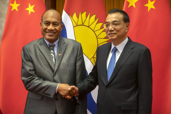 Kiribati’s President Taneti Maamau, left, and Chinese Premier Li Keqiang before a meeting in Beijing last year.
