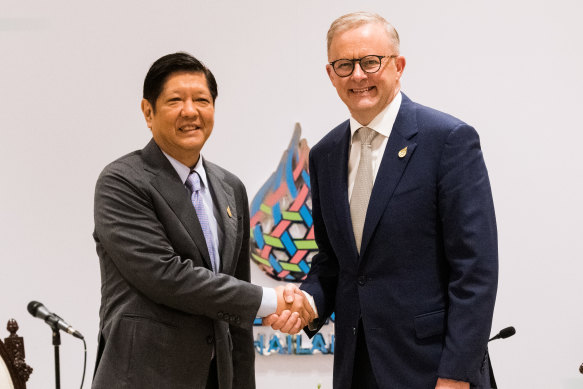 Prime Minister Anthony Albanese with Philippines President Bongbong Marcos at the 2022 APEC Summit.